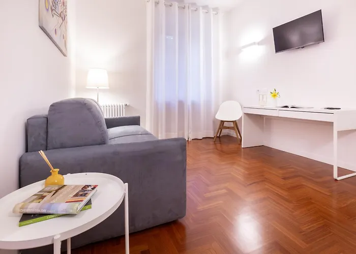 Poggioli House Up 4pp Policlinico *