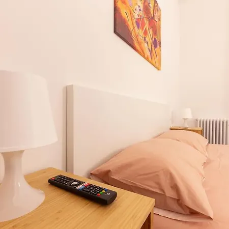 Poggioli House Up 4pp Policlinico Apartment