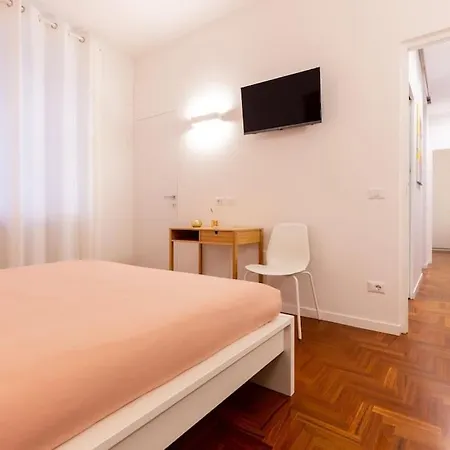 Poggioli House Up 4pp Policlinico